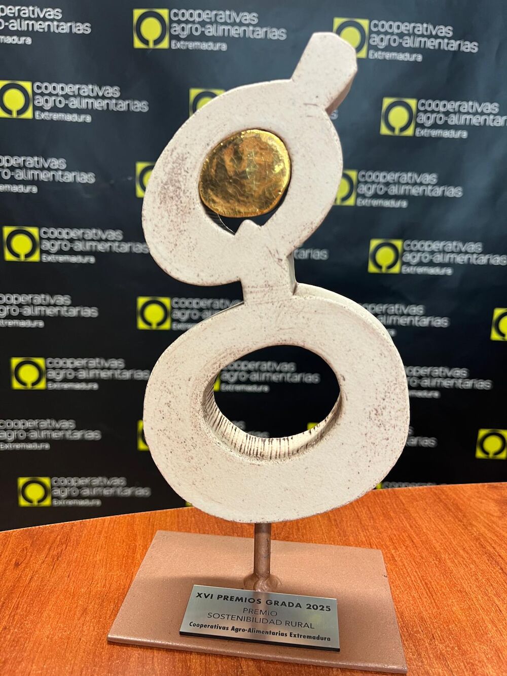 Cooperativas Agro-alimentarias Extremadura recibe el Premio Grada por su aportación a la sostenibilidad rural