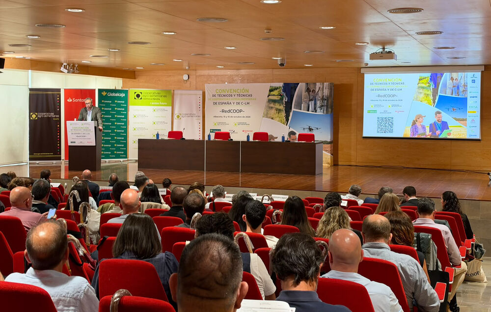 Técnicos de Cooperativas Extremadura participan en un encuentro para afrontar los retos del sector