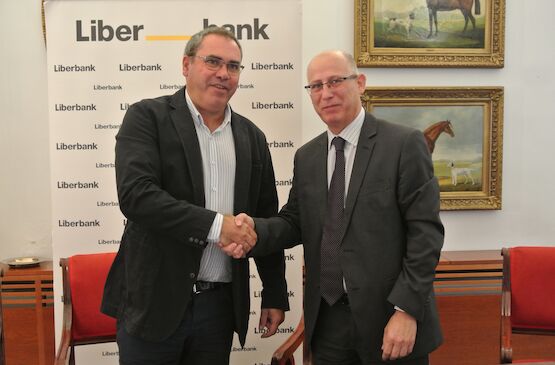 Liberbank y Cooperativas Extremadura ofrecen financiación para paliar los problemas de la sequía
