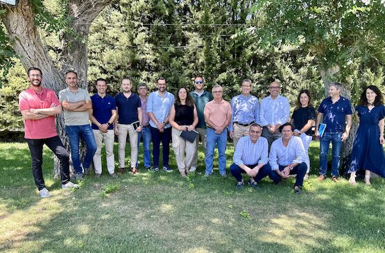 Cooperativas Extremadura comienza a estudiar la viabilidad de cubiertas vegetales en viñedos a través del Grupo Operativo Viña-Raíces