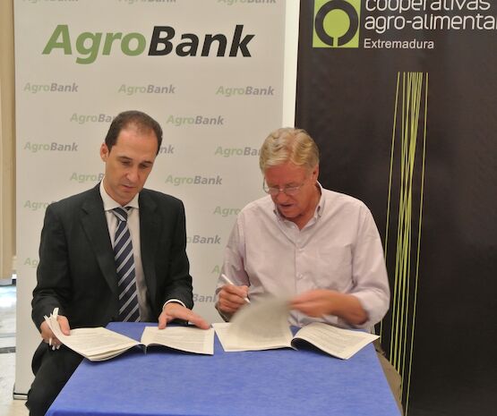 CaixaBank y Cooperativas Extremadura renuevan su colaboración para facilitar la financiación del sector