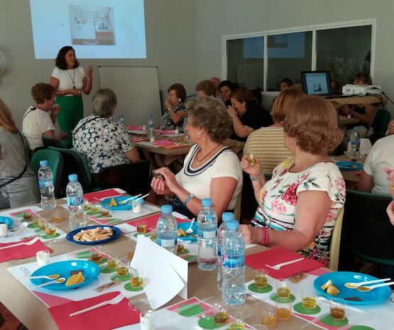 Catas y showcooking para mostrar las excelencias del aceite de oliva abren los actos del 70 aniversario de La Unidad