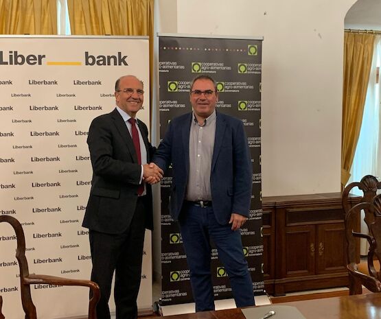 Liberbank y Cooperativas Extremadura continúan su colaboración para respaldar al sector agroganadero de la región.