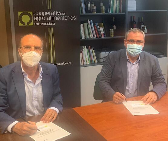 Cooperativas Extremadura y Liberbank unen fuerzas para apoyar a más de 32.200 agricultores y ganaderos extremeños