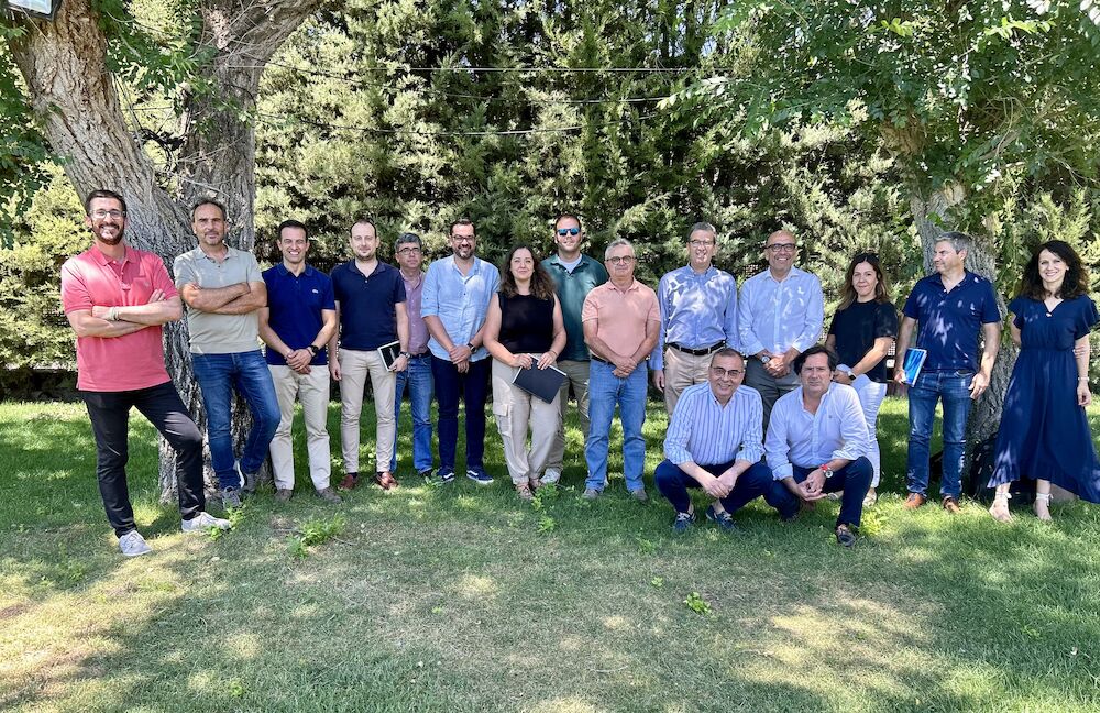 Cooperativas Extremadura comienza a estudiar la viabilidad de cubiertas vegetales en viñedos a través del Grupo Operativo Viña-Raíces
